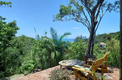 Casa a 400 m da praia, em amplo terreno com vista panorâmica, areias de macacu | garopaba - sc