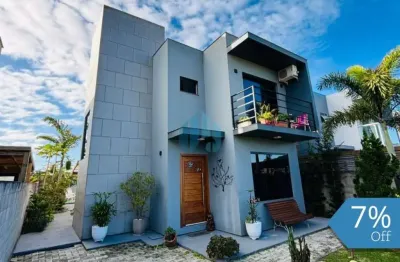 Lindo sobrado próximo a entrada da ferrugem, com fácil acesso ao centro da cidade, palhocinha | garopaba - sc