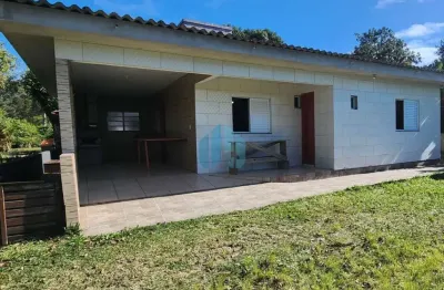 Casa a poucos minutos do centro da cidade, ambrósio | garopaba - sc