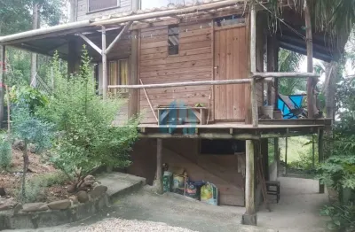 Casa em amplo terreno, com acesso à cachoeira, encantada | garopaba - sc