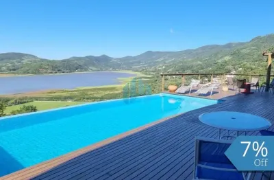 Belíssima casa em meio a natureza e com linda vista p/ a lagoa, dunas e mata, costa de macacu | garopaba - sc