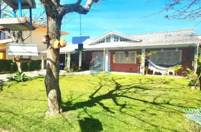 Casa próxima a praia central, ao lado do centro da cidade, ferraz | garopaba - sc