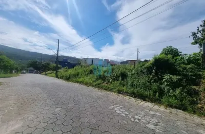 Amplo terreno ficando a 1 km do centro de garopaba!