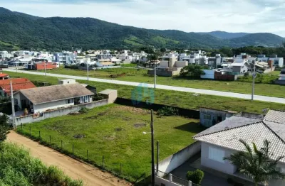 Amplo terreno a poucos minutos do centro de garopaba, bairro areias de palhocinha.