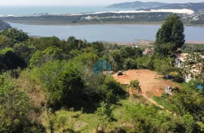 Amplo terreno com linda vista p/ mar e lagoa, em garopaba!