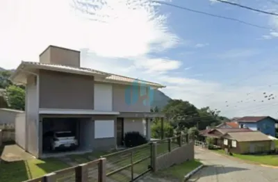 Bela casa com vista p/ lagoa e mar, costa de macacu | garopaba - sc