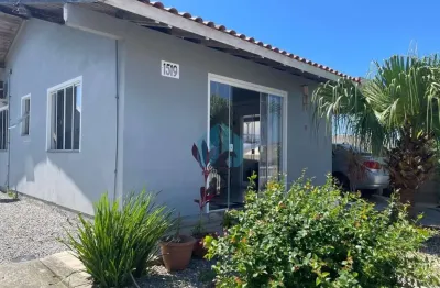 Ótima Casa ao Lado do Centro da Cidade, Pinguirito | Garopaba - SC