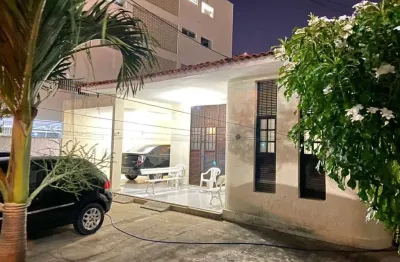Casa com 3 quartos para alugar no Manaíra, João Pessoa 