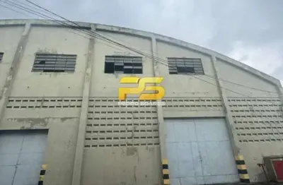 Galpão de 822m² com segurança 24h e doca para caminhões em bayeux - locação