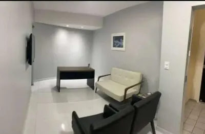 Alugo sala comercial modiliada com  45m2 no centro por 1.800.00