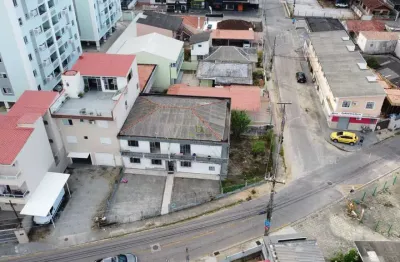 Prédio com 4 salas à venda no Barreiros, São José 
