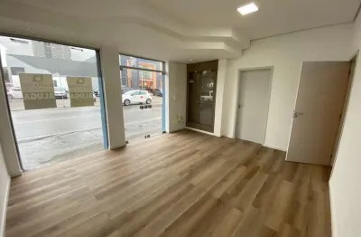 Ponto comercial com 4 salas para alugar no Estreito, Florianópolis 