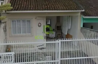 Casa  para venda em potecas com 2 dormitórios, sala, banheiro espaçoso e vaga de garagem.