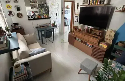 Apartamento reformado de 2 quartos com lazer completo no bairro areias, são josé-sc - 48m² - 1 vaga - portaria 24h.