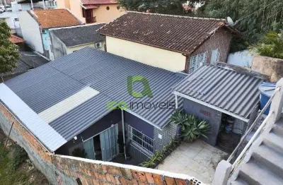 Excelente oportunidade! casa de 2 quartos, 1 suíte, 1 sala, 2 banheiros, 58,27m² de área no estreito, florianópolis-sc. terreno de 160m².
