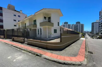 Casa com 3 quartos para alugar no Barreiros, São José 