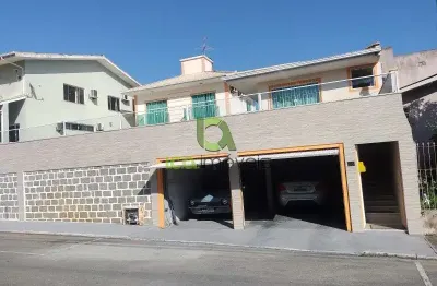 Casa à venda em são josé-sc, jardim cidade de florianópolis: 3 quartos, 3 suítes, área de 325m². lazer completo e localização privilegiada.