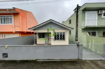 Casa com 2 quartos para alugar no Barreiros, São José 