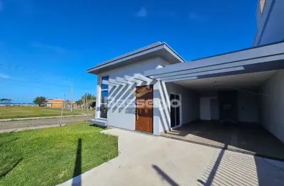 Casa nova a 100 metros da beira mar no jardim do eden