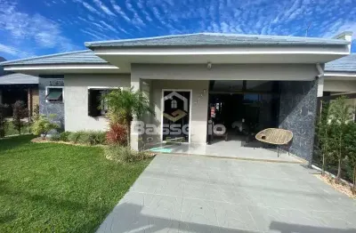 Casa com piscina e com 3 quartos  em nova tramandaí