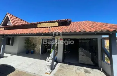 Otima casa com 3 dormitórios ( 1 sendo suíte ) á venda em cidreira/rs!