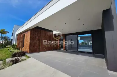 Alto padrão e elegância dentro de condomínio fechado