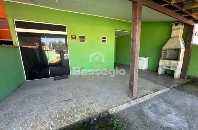 Casa no centro proxima ao mar com 2 quartos em cidreira/rs
