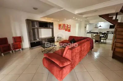 Sobrado com 3 quartos próximo a beira mar no centro de tramandaí