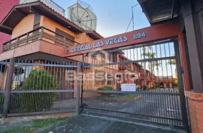 Sobrado com 3 quartos no centro de tramandaí com 3 quartos