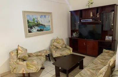 Apartamento à venda: 02 dormitórios no bairro da aviação/praia grande.
