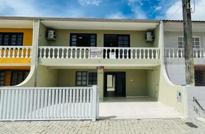 Sobrado a 1 quadra do mar para locação diária no balneário porto fino - pr