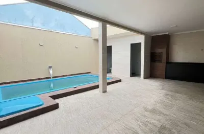 Casa a venda 3 quartos com piscina churrasqueira 130m do mar praia de leste