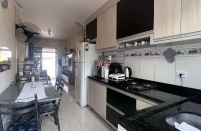 Casa à venda no balneário grajaú – conforto, lazer e localização a 220m do mar