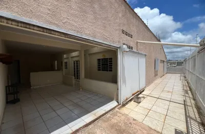 !! mariah imóveis vende excelente casa na quadra 02 do setor norte do gama !!