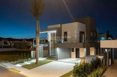 Casa em condomínio fechado com 4 quartos à venda na rua ivo josé rebello, 610, santa regina, camboriú, 270 m2 por r$ 3.990.000