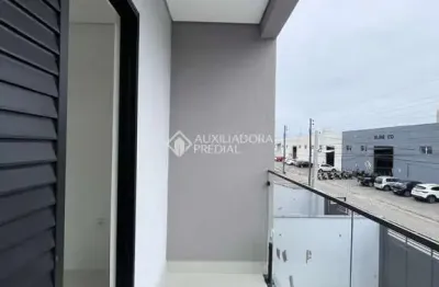 Casa em condomínio fechado com 3 quartos à venda na rua seul, 85, santa regina, camboriú, 100 m2 por r$ 755.000