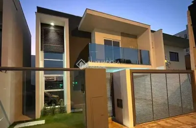Casa com 3 quartos à venda na escoteiro julio cesar de medeiros, 174, são joão, itajaí, 163 m2 por r$ 1.349.000