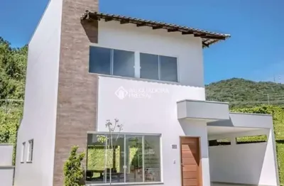 Casa em condomínio fechado com 3 quartos à venda na avenida hermógenes de assis feijó, 1100, barra, balneário camboriú, 141 m2 por r$ 2.087.000