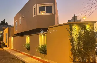 Casa com 3 quartos à venda na rua 5 de abril, 375, centro, camboriú, 225 m2 por r$ 2.200.000