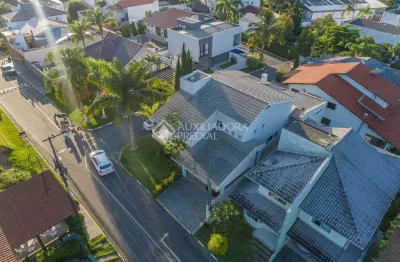 Casa em condomínio fechado com 4 quartos à venda na avenida das arapongas, 455, ariribá, balneário camboriú, 325 m2 por r$ 4.200.000