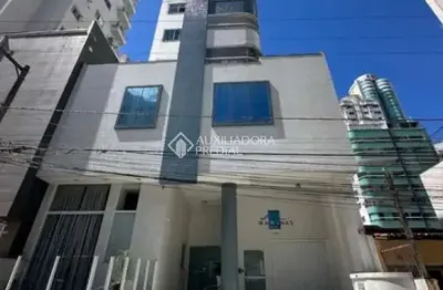 Apartamento com 2 quartos à venda na rua justiniano neves, 266, pioneiros, balneário camboriú, 76 m2 por r$ 1.150.000