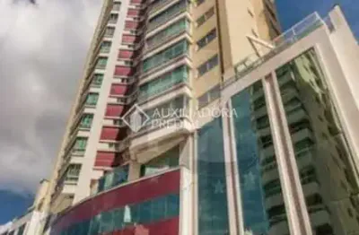 Apartamento com 3 quartos à venda na avenida brasil, 23, centro, balneário camboriú, 131 m2 por r$ 2.120.000