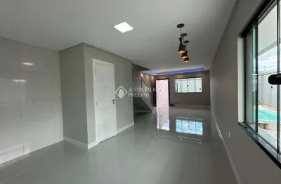 Casa com 3 quartos à venda na rio bonito, 86, rio pequeno, camboriú, 107 m2 por r$ 1.125.000
