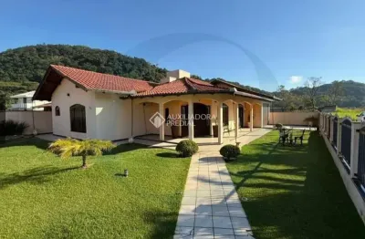 Casa com 3 quartos à venda na maria júlia gaudino, 686, gravatá, penha, 182 m2 por r$ 1.100.000