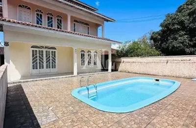 Casa com 3 quartos à venda na Rua Primeiro de Maio, Boa Vista, Joinville