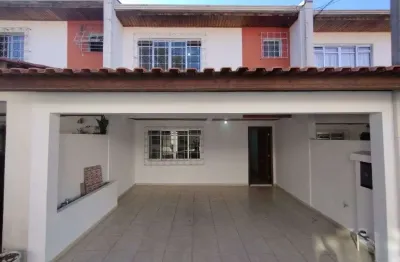 Sobrado em condominio fechado, com 3 quartos, sendo uma suite a venda no bairro alto, proximo ao terminal