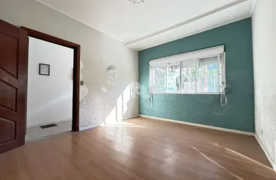 Apartamento 2 dormitórios com pátio  para venda próximo ao shopping praia de belas