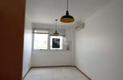 Sala comercial a venda na cidade baixa, com 18 mts.