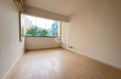 Apartamento com 2 quartos à venda na Rua Sarmento Leite, 951, Centro Histórico, Porto Alegre