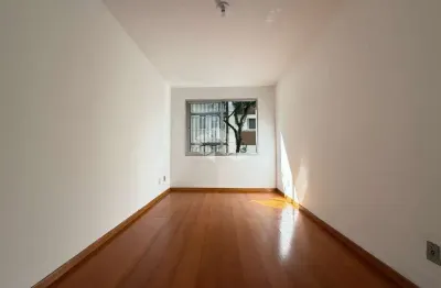 Apartamento a venda, de 38 mts,  de 1 dormitório no centro histórico